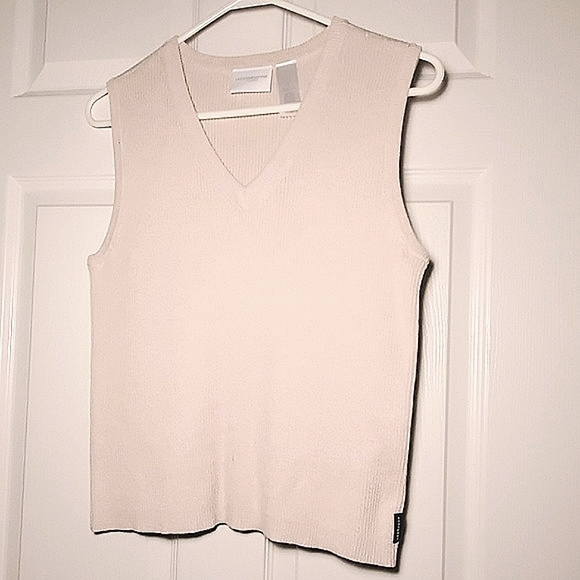 Liz Claiborne Jackets & Blazers - NWT Liz Claiborne Lizsport Knit Vest
